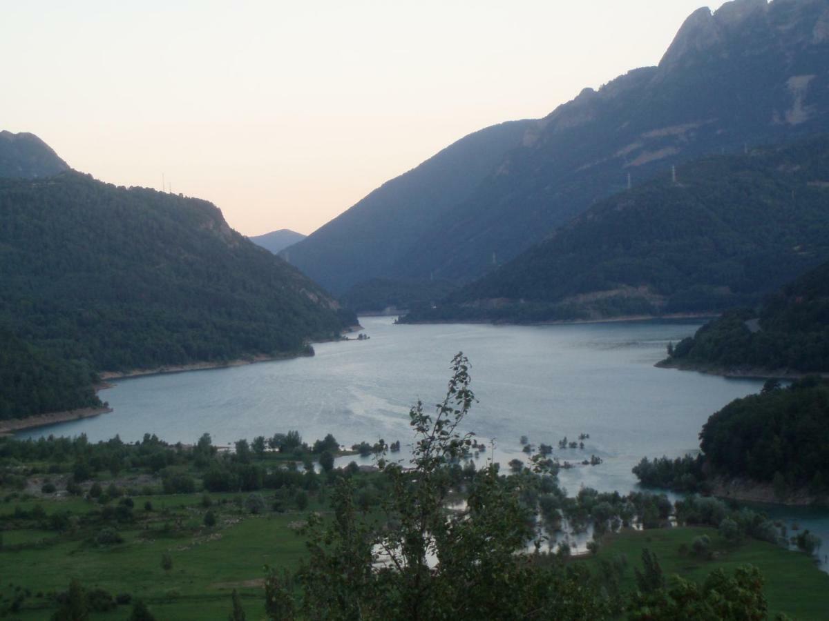 Appartamento Vistas Espectaculares, Wifi Y Parking El Pueyo de Jaca Esterno foto